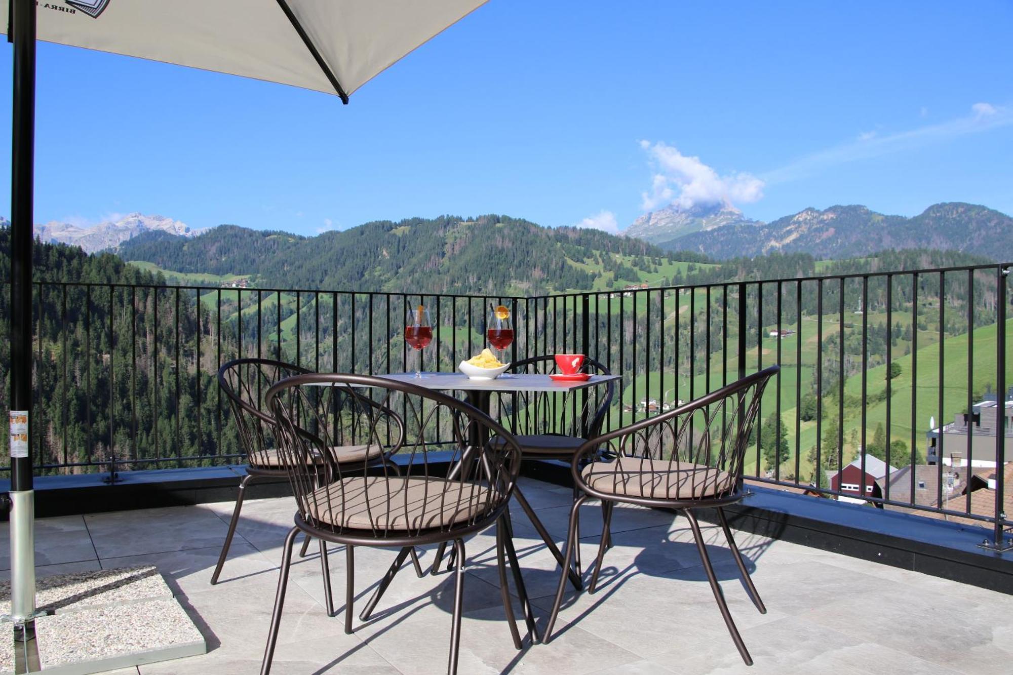 Hotel Alpenrose Dolomites Ла-Валле Екстер'єр фото
