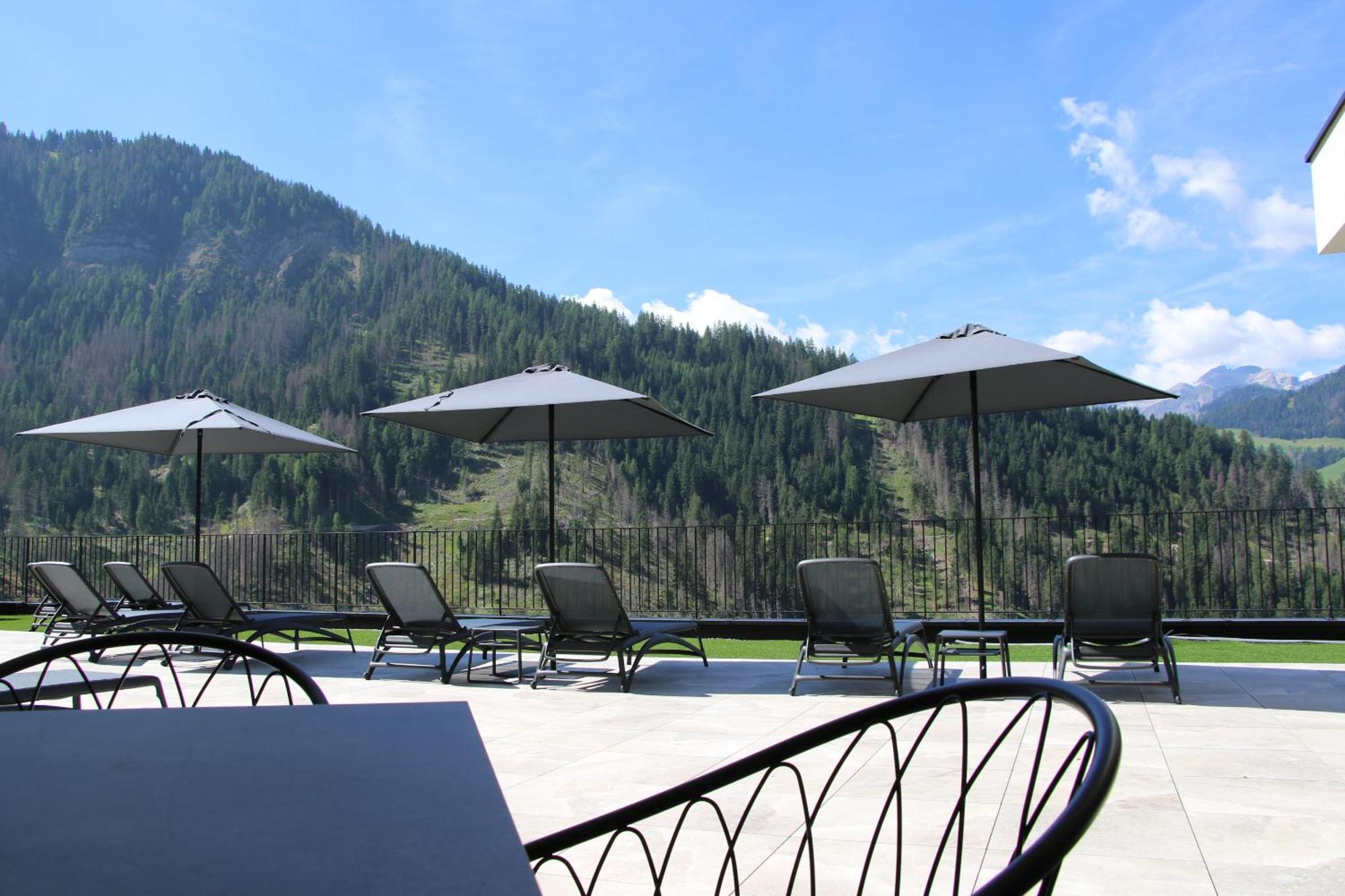 Hotel Alpenrose Dolomites Ла-Валле Екстер'єр фото