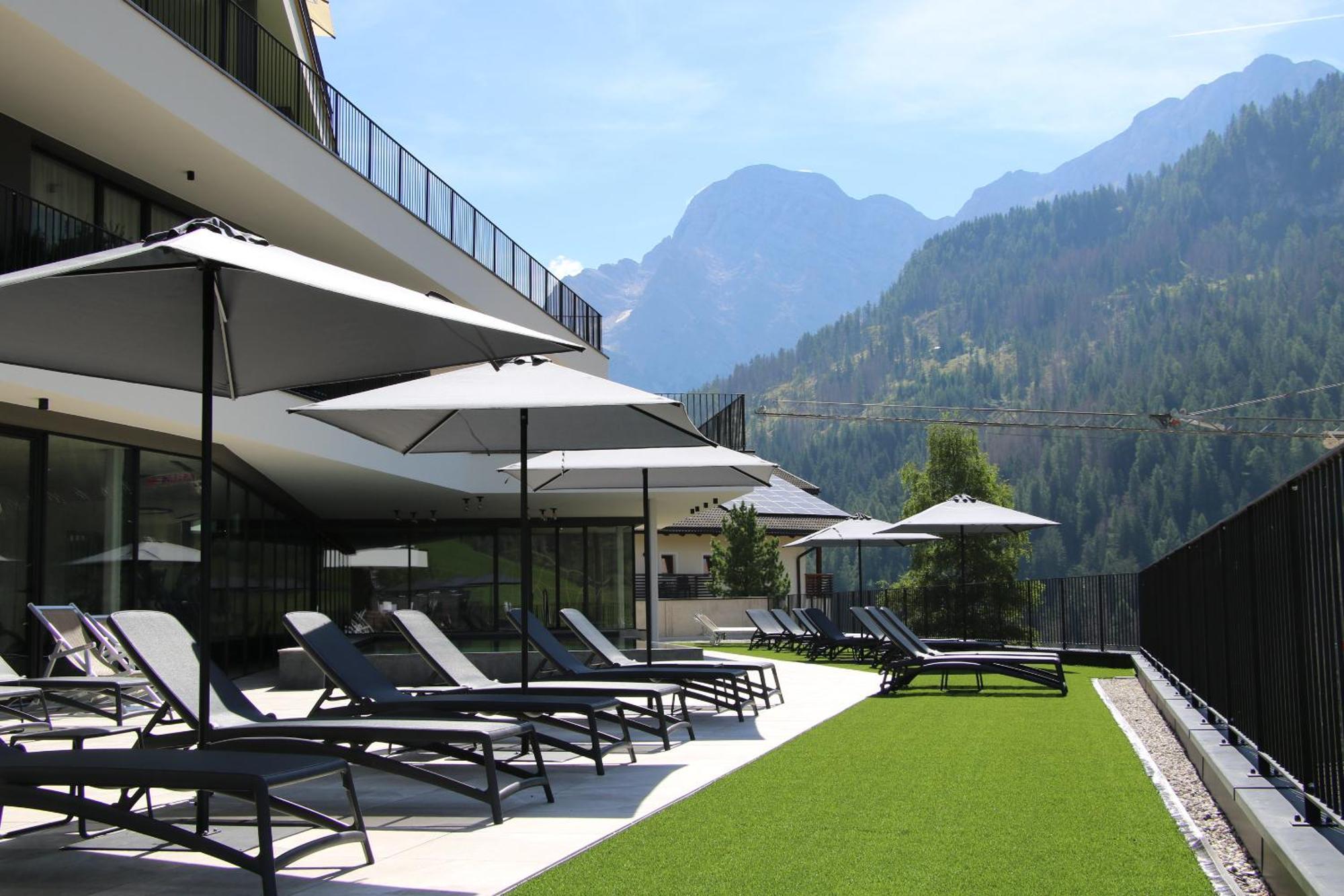 Hotel Alpenrose Dolomites Ла-Валле Екстер'єр фото